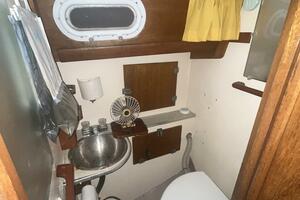 34ft Hinckley Yacht For Sale