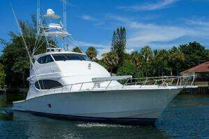 2007 Hatteras 68 Convertible thumbnail 3