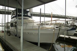 40' Kha Shing starboard forward profile3