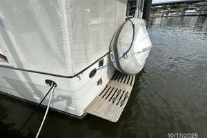 40' Kha Shing swimplatform1