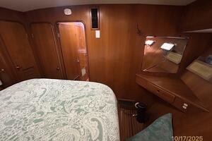 40' Kha Shing master stateroom aft