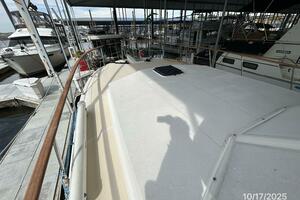 40' Kha Shing foredeck1