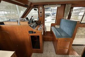 40' Kha Shing lower helm2