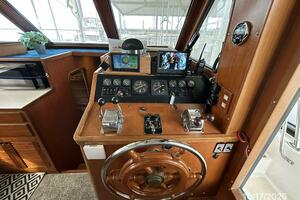 40' Kha Shing lower helm3