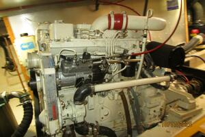 40' Kha Shing starboard main engine