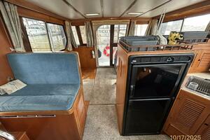 40' Kha Shing salon aft