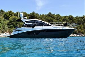 Custom Order Your 33 HT 33ft Cobrey Yacht For Sale