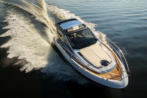 Custom Order Your 33 HT 33ft Cobrey Yacht For Sale