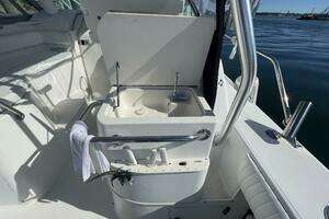 2001 Boston Whaler 285 Conquest thumbnail 9