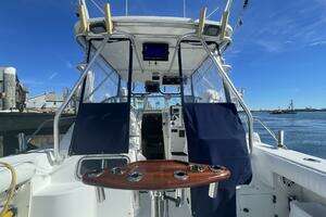 2001 Boston Whaler 285 Conquest thumbnail 7