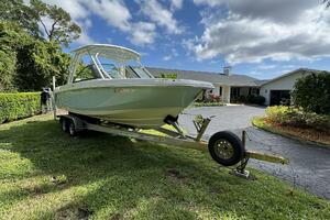 23ft Boston Whaler Yacht For Sale