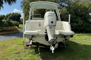 23ft Boston Whaler Yacht For Sale
