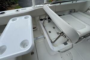 23ft Boston Whaler Yacht For Sale