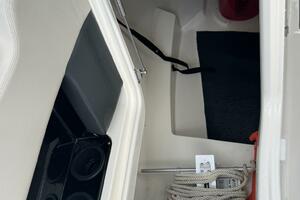 23ft Boston Whaler Yacht For Sale