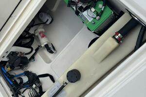 23ft Boston Whaler Yacht For Sale