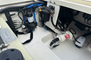 23ft Boston Whaler Yacht For Sale
