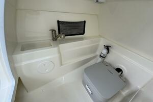 23ft Boston Whaler Yacht For Sale