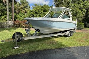 23ft Boston Whaler Yacht For Sale