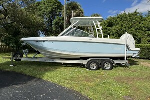 23ft Boston Whaler Yacht For Sale