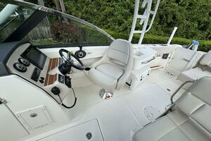23ft Boston Whaler Yacht For Sale