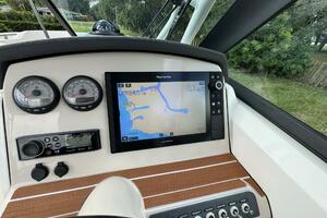 23ft Boston Whaler Yacht For Sale