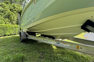 23ft Boston Whaler Yacht For Sale