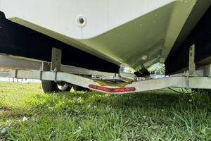 23ft Boston Whaler Yacht For Sale