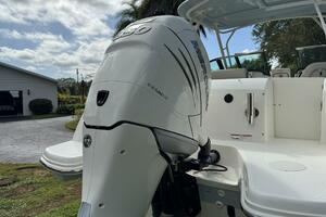 23ft Boston Whaler Yacht For Sale