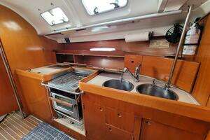 1996 Beneteau 42s7 thumbnail 38