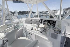 Egg Harbor 37 VALAHSEA - Flybridge - Helm