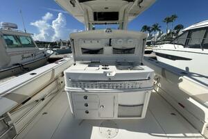 THE HOMESTRETCH  32ft Boston Whaler Yacht For Sale