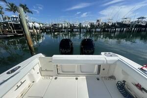 THE HOMESTRETCH  32ft Boston Whaler Yacht For Sale