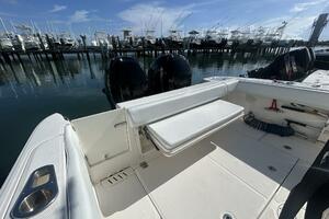 THE HOMESTRETCH  32ft Boston Whaler Yacht For Sale