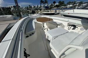 THE HOMESTRETCH  32ft Boston Whaler Yacht For Sale