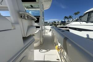 THE HOMESTRETCH  32ft Boston Whaler Yacht For Sale
