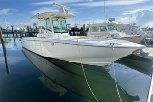 THE HOMESTRETCH  32ft Boston Whaler Yacht For Sale THE HOMESTRETCH  32ft Boston Whaler Yacht For Sale