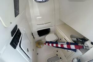 THE HOMESTRETCH  32ft Boston Whaler Yacht For Sale