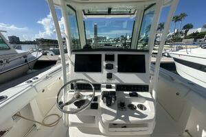THE HOMESTRETCH  32ft Boston Whaler Yacht For Sale