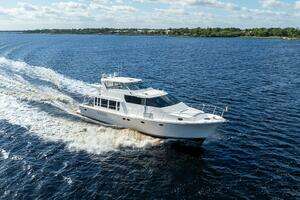 2009 Pacific Mariner 65 Motor Yacht thumbnail 4