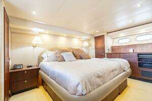 2009 Pacific Mariner 65 Motor Yacht thumbnail 45