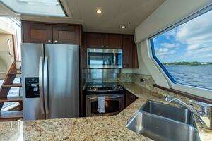 2009 Pacific Mariner 65 Motor Yacht thumbnail 36