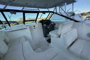 2005 Tiara Yachts 2900 Open thumbnail 8