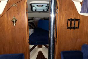 BONDVILLE HOLIDAY 33ft Pearson Yacht For Sale