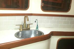 SOLIS 43ft Hans Christian Yacht For Sale