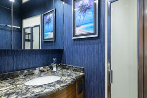 2023 Viking 64 Convertible - Head