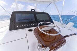 2021 Viking 54 Convertible HAMMERHEADS  Helm