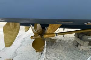 2021 Viking 54 Convertible- HAMMERHEADS- Prop