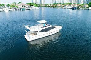 47ft Ferretti Yachts Yacht For Sale