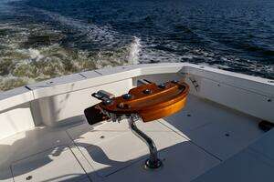 2021 Viking 72 Enclosed Bridge thumbnail 38
