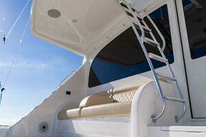 2021 Viking 72 Enclosed Bridge thumbnail 35